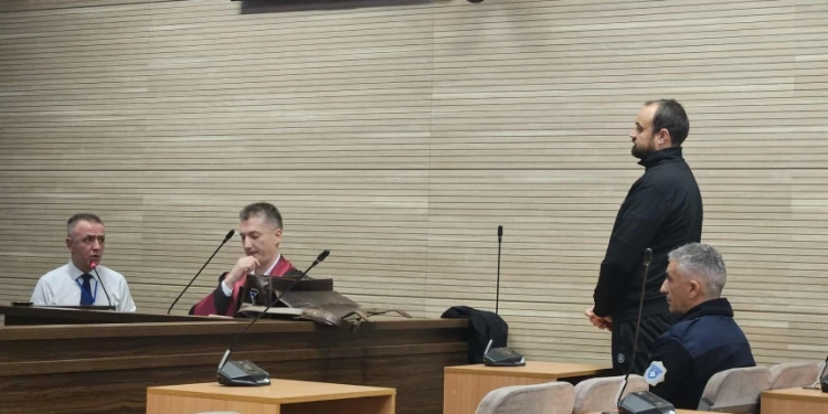 Miljkoviqi dënohet me 2 vjet burgim dhe 14 mijë euro gjobë për sulm ndaj KFOR-it dhe Policisë