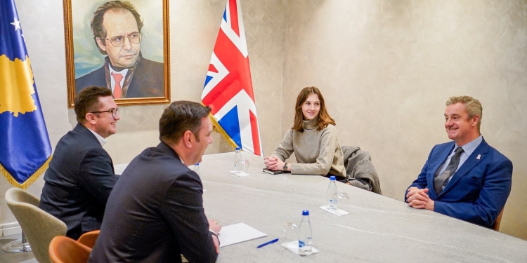 Abdixhiku takon ambasadorin britanik – temë zgjedhjet e 28 dhjetorit