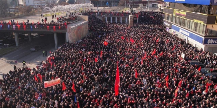 Memli Krasniqi: Protesta në Shkup dëshmi se kjo kauzë është më e madhe se secili prej nesh