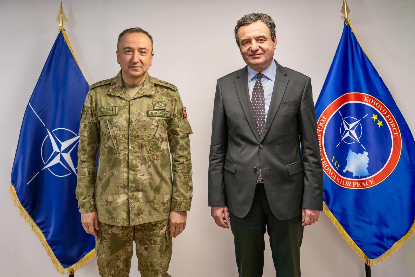 Ulutash thekson angazhimin e palëkundur të KFOR-it për sigurinë e Kosovës