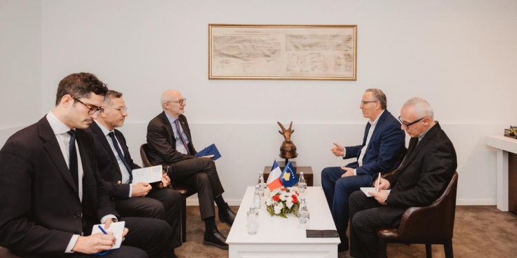 Bedri Hamza: Letra për heqjen e sanksioneve i është përcjellë Macronit, Kosova meriton mbështetje