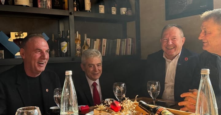 Limaj pi kafe me vëllain e Hashim Thaçit, i bashkon protesta në Shkup