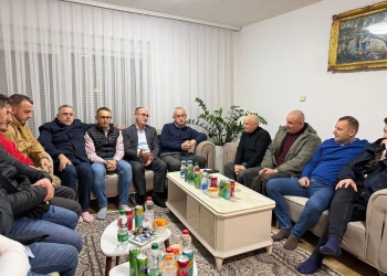 Rashit Qalaj viziton Sllatinën e Poshtme: Takim me qytetarë dhe mbështetës në familjen Frangu