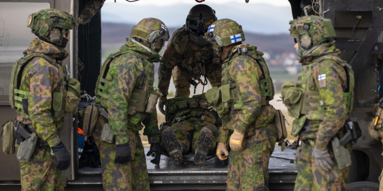 KFOR realizon stërvitje të specializuar Medevac me ‘Black Hawk’ në Kosovë