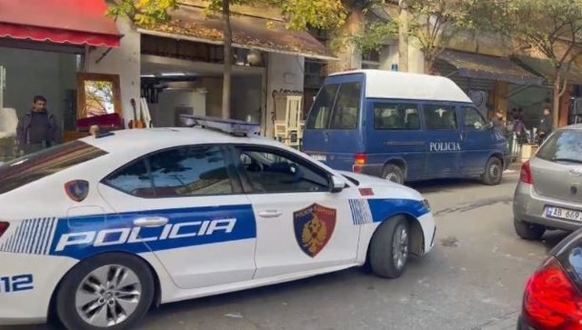 E rëndë në Durrës, 57-vjeçari bie nga pallati dhe humb jetën