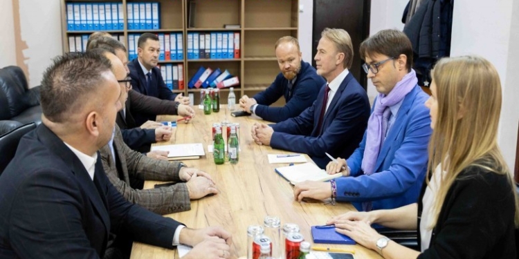 Orav takoi krerët e katër komunave të veriut të vendit