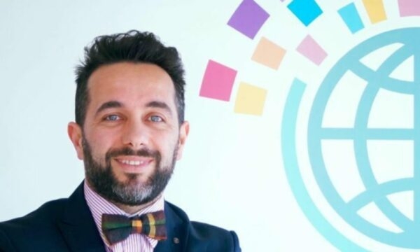 Muharremi: 400,000 persona në Kosovë jetojnë me vetëm 5 euro në ditë, 90 mijë familje të cenuara
