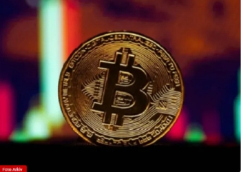 Bitcoin bie mbi 5% për shkak të shqetësimeve për likuidimin