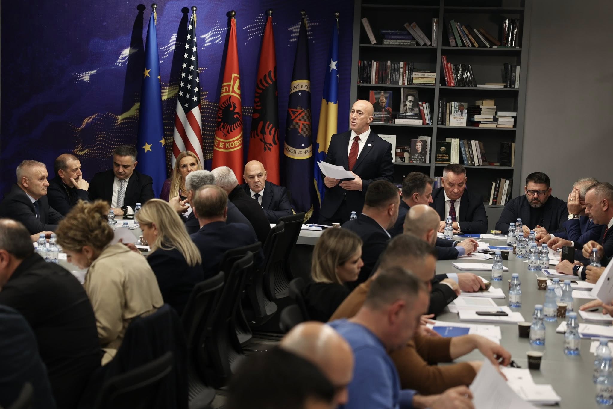 “Paga mesatare 1100 euro, pensionet 500 euro” – Cilat janë premtiemt kryesore të Ramush Haradinajt si kandidat për kryeministër?