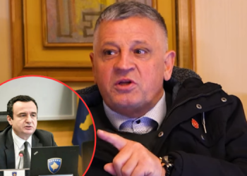 “Ka pritu me nënshkru letra”, Haradinaj kritikon Kurtin që nuk shkoi për vizitë tek katërshja e UÇK në Hagë