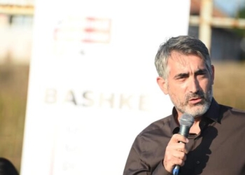 Berat Lahu publikon dokumentin që dëshmon se kompania e Vuk Hamoviqit u licencua nga ZRRE’ja më 2021-ën