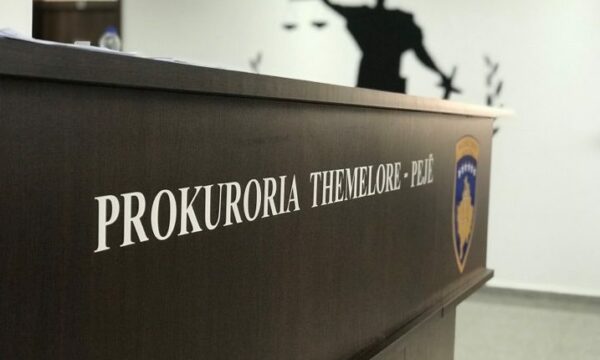 Gjetja e një trupi të pajetë në lum në Klinë, Prokuroria: Është dhënë autorizimi për hetimin e rrthanave të rastit