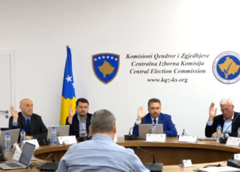 Debate në KQZ për votimin e të akuzuarve në Hagë, përplasen VV-PDK