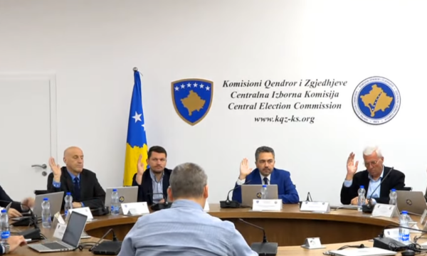 Debate në KQZ për votimin e të akuzuarve në Hagë, përplasen VV-PDK