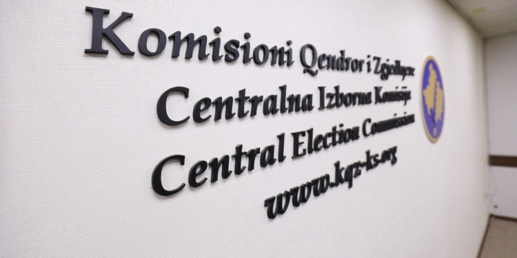 Zgjedhjet e 28 dhjetorit: Rreth 64 mijë aplikime nga diaspora, sot dita e fundit për regjistrim