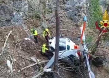 Rrëzohet helikopteri në Itali, një viktimë dhe tre të plagosur