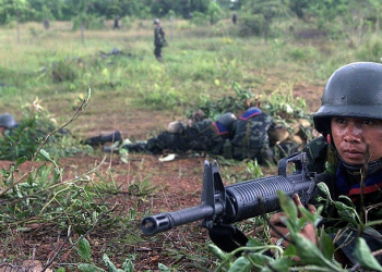 Tajlanda bombardon zonën kufitare me Kamboxhian, dhjetëra të vrarë dhe mijëra të zhvendosur
