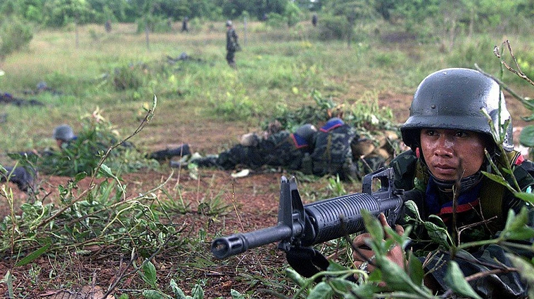 Tajlanda bombardon zonën kufitare me Kamboxhian, dhjetëra të vrarë dhe mijëra të zhvendosur