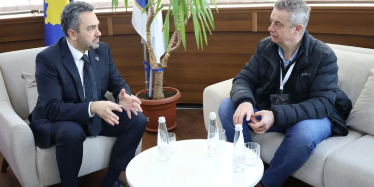 Ambasadori britanik pas vizitës në KQZ: Profesionalizëm dhe gatishmëri për mbarëvajtjen e zgjedhjeve