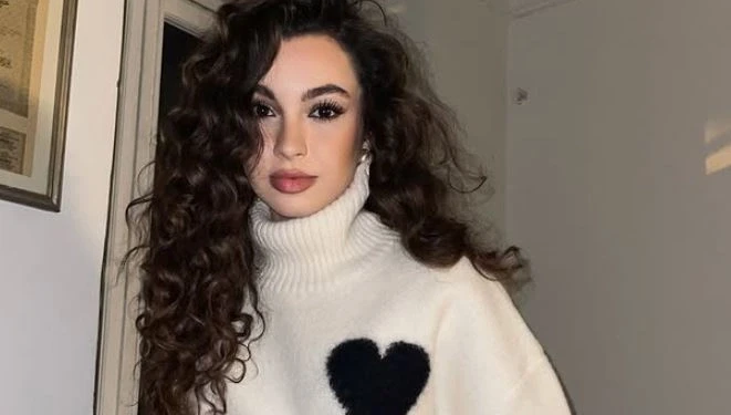 Aktorja e njohur turke vjen në Kosovë, publikon pamje