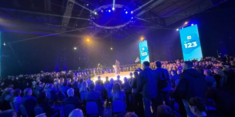 Abdixhiku prezanton Ministrinë e Familjes si shtyllë të politikave sociale