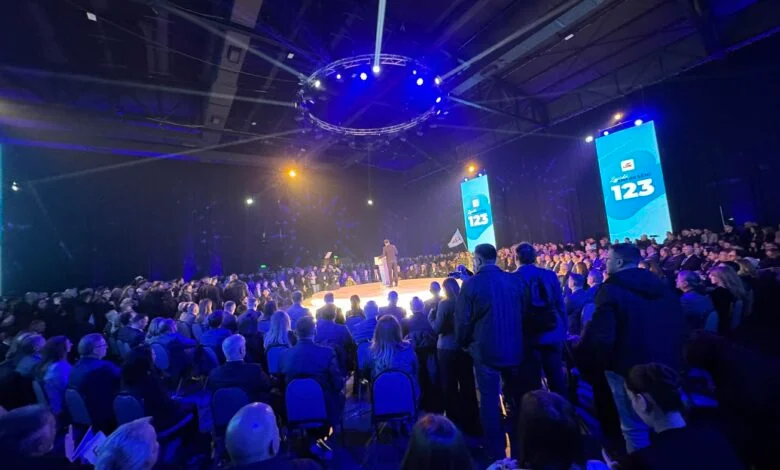 Abdixhiku prezanton Ministrinë e Familjes si shtyllë të politikave sociale