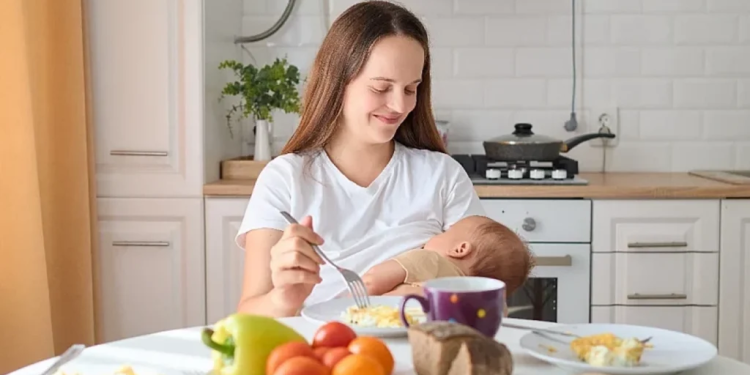 Cilat ushqime duhet të shmangni gjatë ushqyerjes me gji, këto ushqime mund të shkaktojnë shqetësime në tretje tek foshnjat