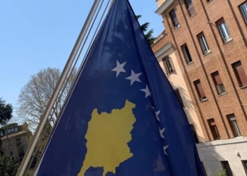 Ambasada e Kosovës në Paris do t’i ndërpres shërbimet konsullore për mbi 2 javë