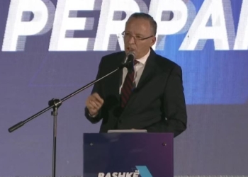 ​Hamza premton fond për të papunët, rritje 50 për qind të pagave e pensioneve