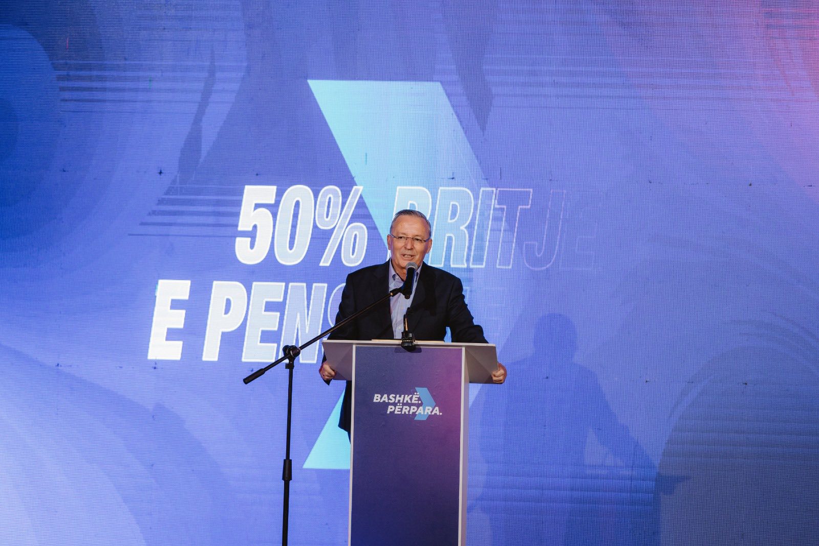 Hamza premton se nuk hyn në fuqi ligji për rritjen e tatimit në pronë, e gjithashtu garanton për rritje pagash – I tregon Kurtit si mund të bëhet kjo