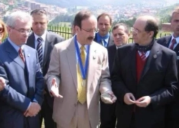 Bajraktari: Rugova më meritori pse Kosova sot është e lire dhe e pavarur