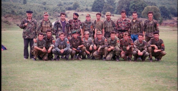PDK përkujton 27-vjetorin e rënies së Mujë Krasniqit dhe 40 dëshmorëve të tjerë të UÇK-së