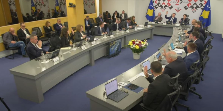 Qeveria miraton kërkesën e Ministrisë së Financave për “kursime dhe ndarje buxhetore”