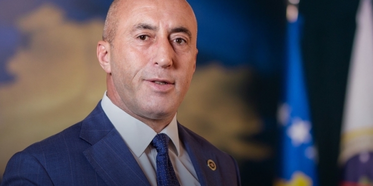 Haradinaj: Kryetarët e Srpska’s në Veri urgjentisht t’i kthejnë simbolet dhe fotot e Presidentes në zyra, BE e SHBA të ndikojnë