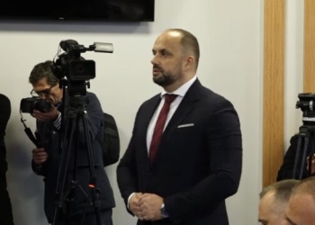 Simiq: Dera e zyrës së kryetarit të Mitrovicës së Veriut ishte e mbyllur, Radojevic s’mundi të futej