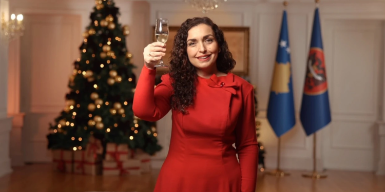 Osmani uron qytetarët për Vitin e Ri: Le të jetë një vit suksesi për Kosovën