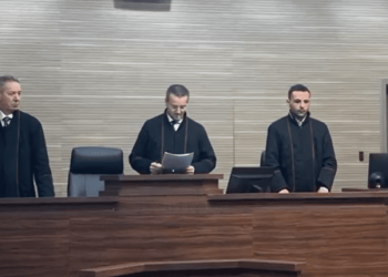 Pas një fjalosjeje në trafik e goditi në kokë dhe i shkaktoi vdekjen, i akuzuari dënohet me 5 vjet e 6 muaj burgim