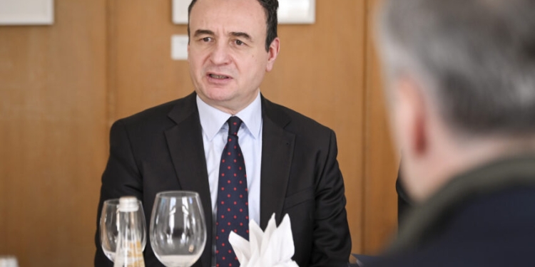 Kurti për “Shtëpinë e Kosovës” në Davos: Prezantojmë kulturën, identitetin se kush jemi por edhe mundësitë për investime