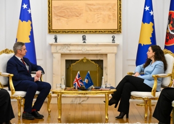 Osmani takon ambasadorin britanik, ritheksohet “rëndësia e formimit të shpejtë të institucioneve”