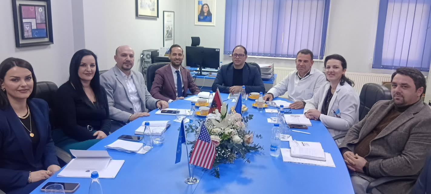 Spitali i Përgjithshëm dhe Drejtoria Komunale e Shëndetësisë diskutojnë avancimin e shërbimeve shëndetësore