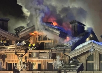 Kaplohet nga zjarri një hotel luksoz në Alpet franceze, qindra persona evakuohen