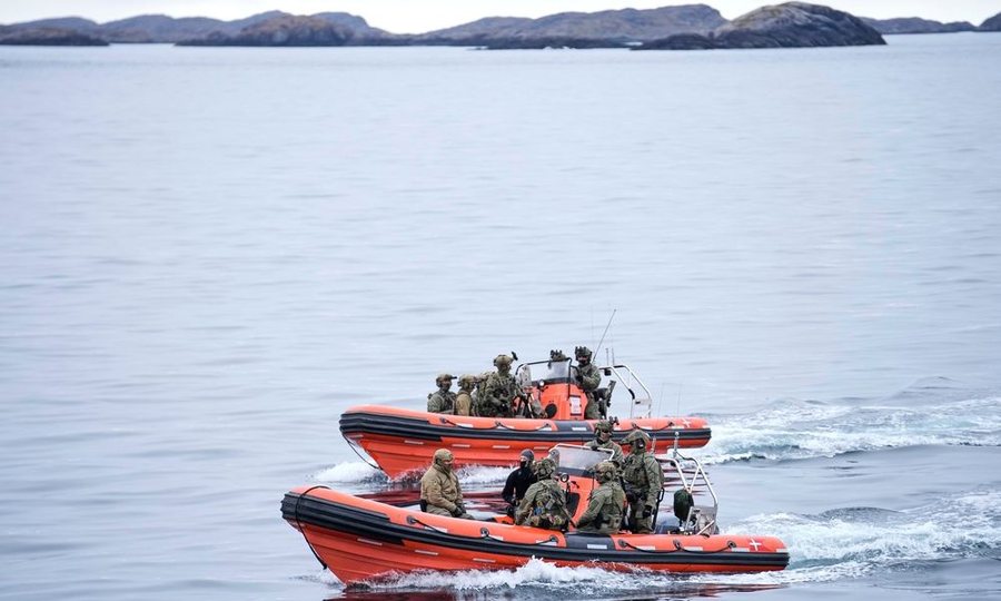 “Do i tregojmë SHBA-së se NATO është këtu”, ushtarët e parë europianë mbërrijnë në Groenlandë