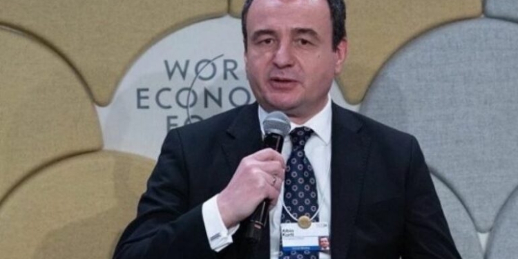 Kurti nga Davos: Një parti s’donte takim fare, njëra e donte postin e kryeparlamentarit me tre deputetë