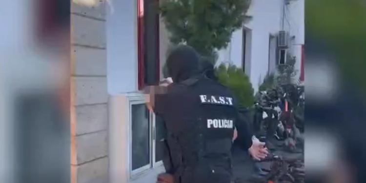 Arrestohen në Tiranë dy të kërkuar nga UNMIK-u për trafikim me njerëz, do të ekstradohen në Kosovë