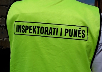 Arrestohet në flagrancë një inspektor i punës, dyshohet se pranoi ryshfet