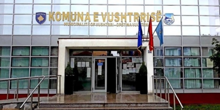 Asamblisti i LDK’së në Vushtrri jep dorëheqje pasi humbi vendin e punës si mësimdhënës