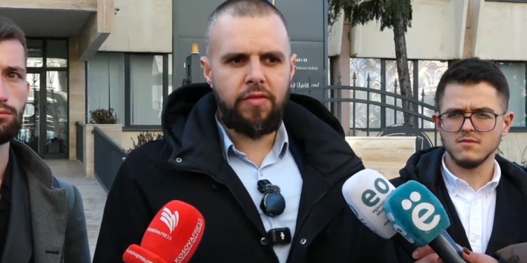 Avokati Bytyqi dorëzon kallëzim penal ndaj Belisar Jezercit për nxitje të urrejtjes dhe dhunës