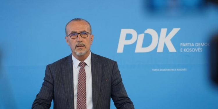 Bekim Haxhiu: Prokuroria duhet të fillojë hetimet nga kreu i KQZ-së