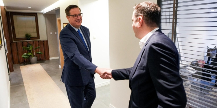 Lumir Abdixhiku pret në takim njoftues ambasadorin e ri të Sllovenisë në Kosovë