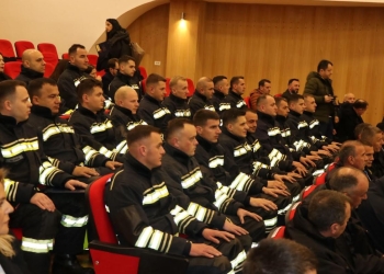 Diplomohen 21 kadetët e trajnimit profesional për zjarrfikës